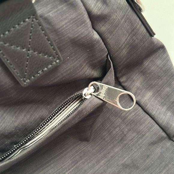 Kipling Giselle black gray convertible dual handle crossbody handbag - Picture 8 of 17